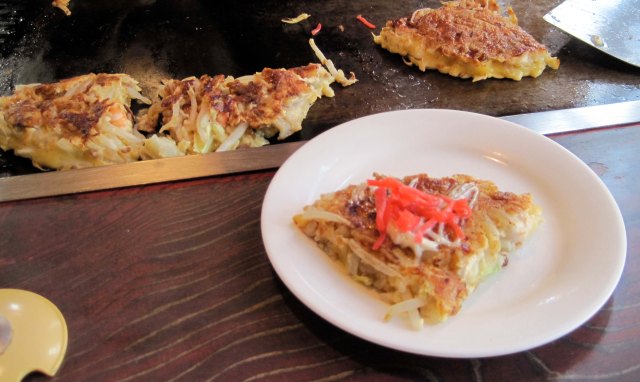 011 okonomiyaki close.jpg